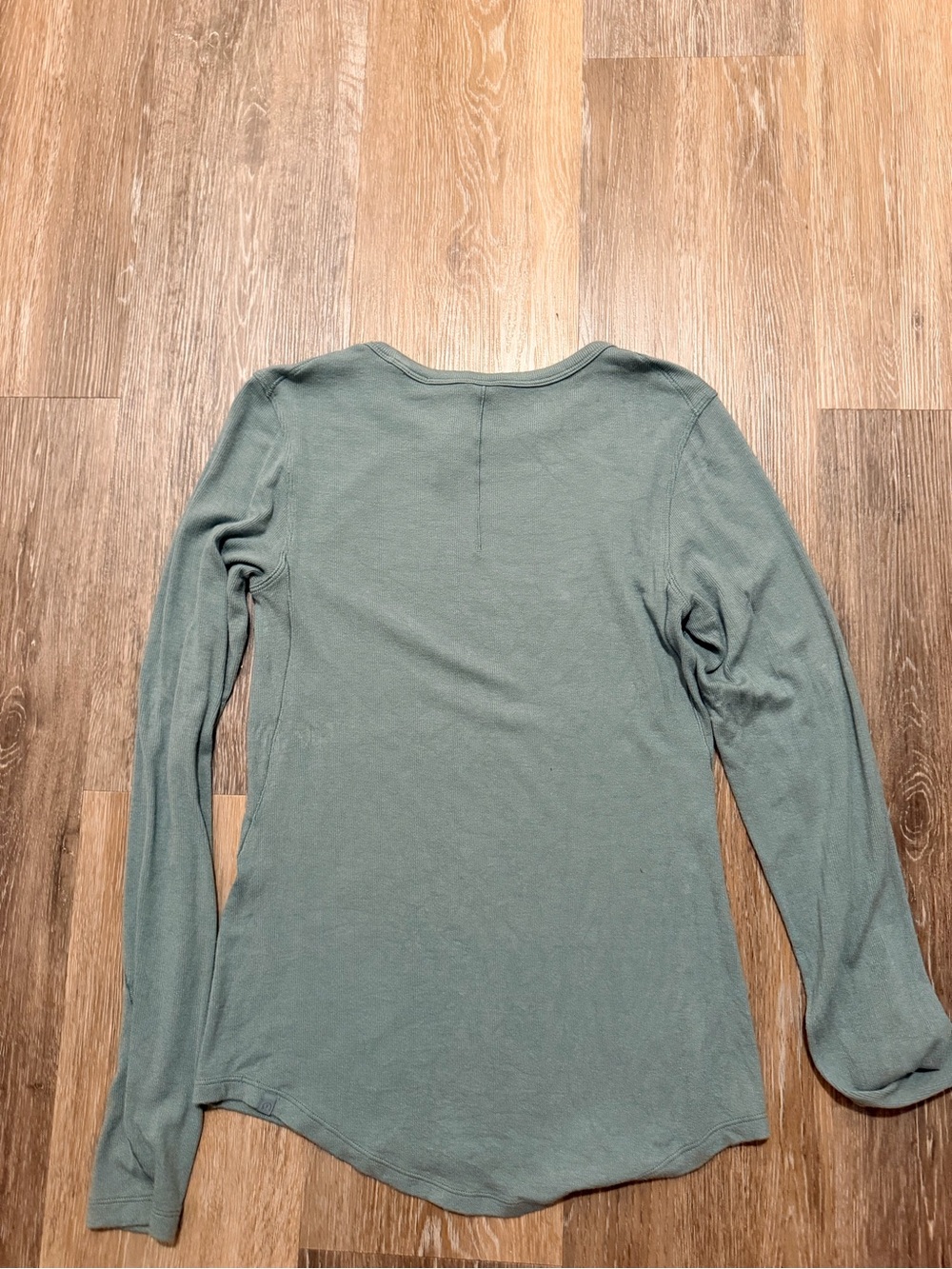 Lululemon green long sleeve top - Picture 4 of 4